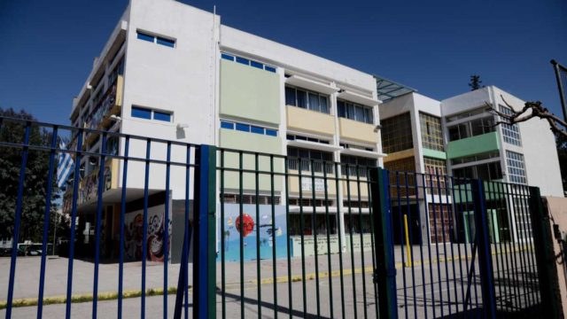 Σχολεία: Πότε θα ανοίξουν τα λύκεια – Τι προτείνουν οι ειδικοί (Video)