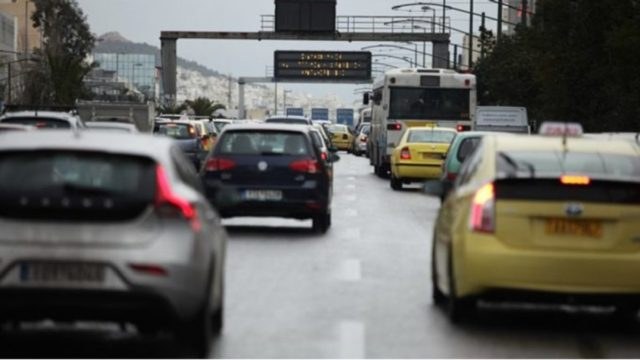Κορωνοϊός-Άρση μέτρων: Αλλάζουν τα όρια των επιβατών από Δευτέρα (25/1) – Τι θα ισχύει για ΙΧ, ταξί και φορτηγά