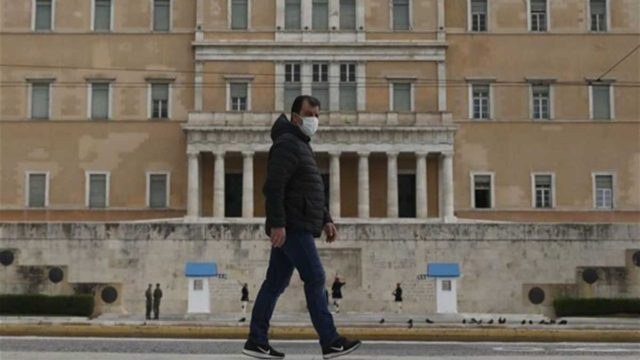 Κορωνοϊός: Οι περιοχές που βρίσκονται στο «κόκκινο» – Οι σκέψεις των ειδικών για τα σχολεία