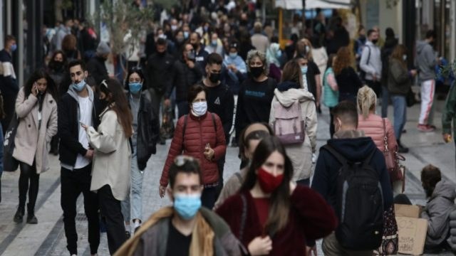 Lockdown: Στην κρίση του λιανεμπορίου “κρέμεται” η απόφαση για το άνοιγμα των σχολείων και νομών – Τι εξετάζεται