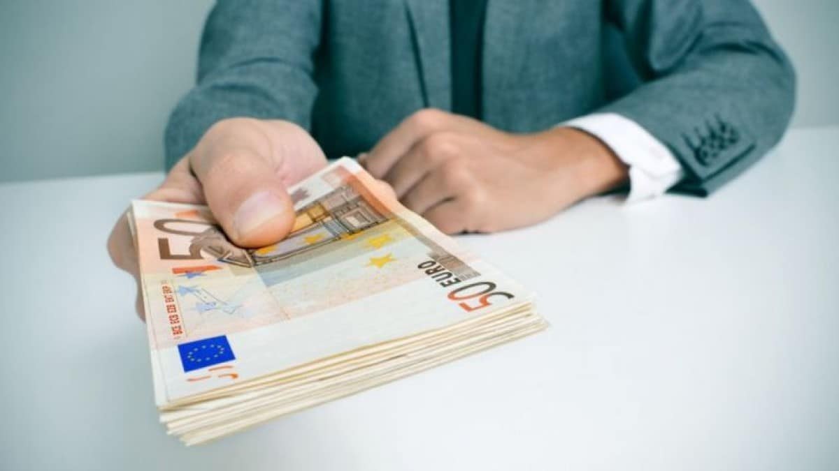 Επίδομα 400 ευρώ: Η ημερομηνία πληρωμής στους δικαιούχους από τον ΟΑΕΔ