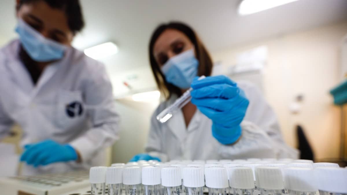 Κορωνοϊός: Απειλητική η αύξηση των μεταλλάξεων στην Ελλάδα – Που εντοπίστηκαν οι περισσότερες