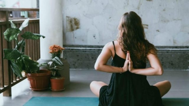 Rabbit yoga: Χαμός στο εξωτερικό με τη νέα τάση – Τι είναι (Video)