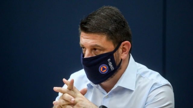 Κορωνοϊός: Δείτε live τις ανακοινώσεις για τα νέα μέτρα από τον Νίκο Χαρδαλιά – Τι θα γίνει με την απαγόρευση κυκλοφορίας (video)