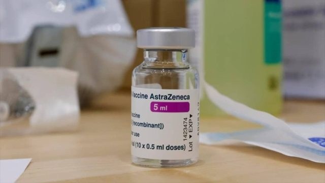Κορωνοϊός: Χωρίς φόβο συνεχίζονται οι εμβολιασμοί με το εμβόλιο της AstraZeneca – Ποια χώρα τους κάνει ακόμη