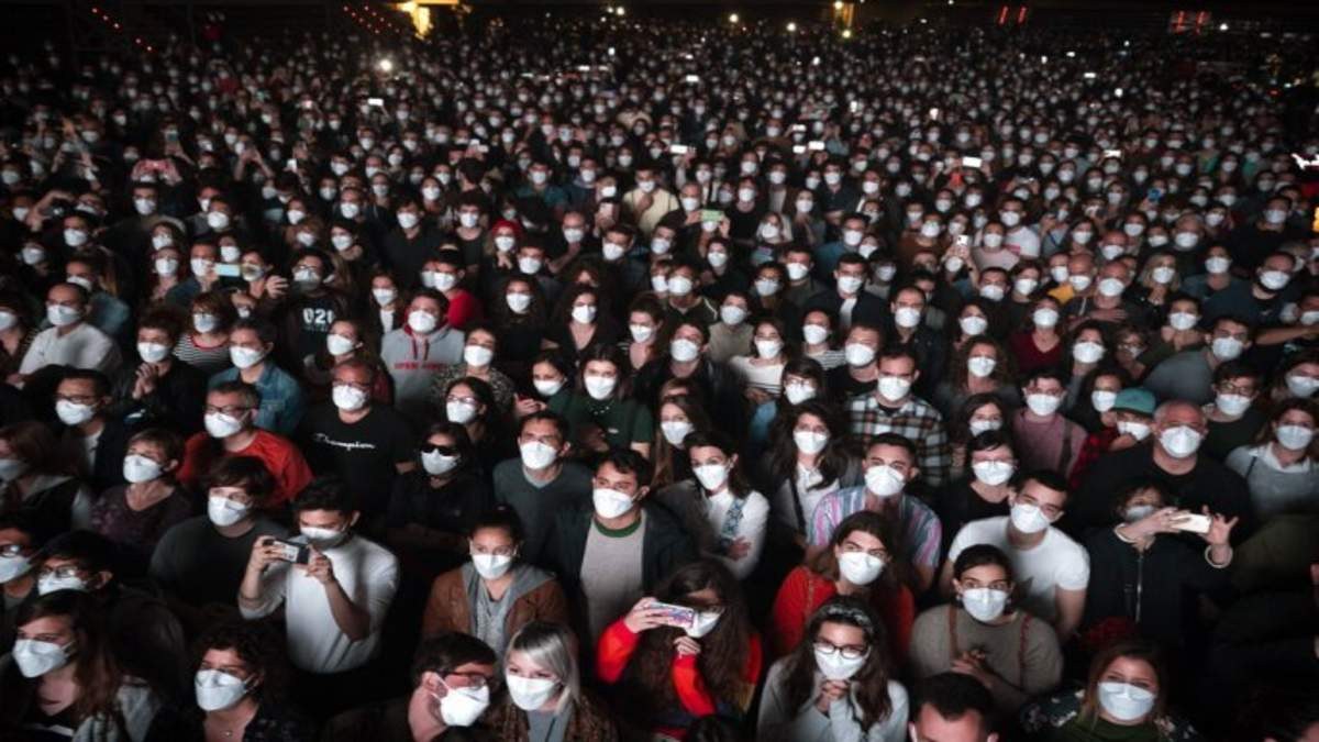 Ισπανία: 5.000 θεατές σε ροκ συναυλία – Με μάσκες, αρνητικό τεστ κορωνοϊού και χωρίς αποστάσεις (Video)