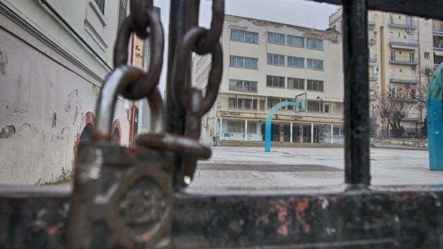 Κορωνοϊός: Κλείνουν για δύο εβδομάδες όλα τα σχολεία!