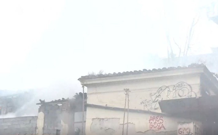 Φωτιά στο κέντρο της Αθήνας