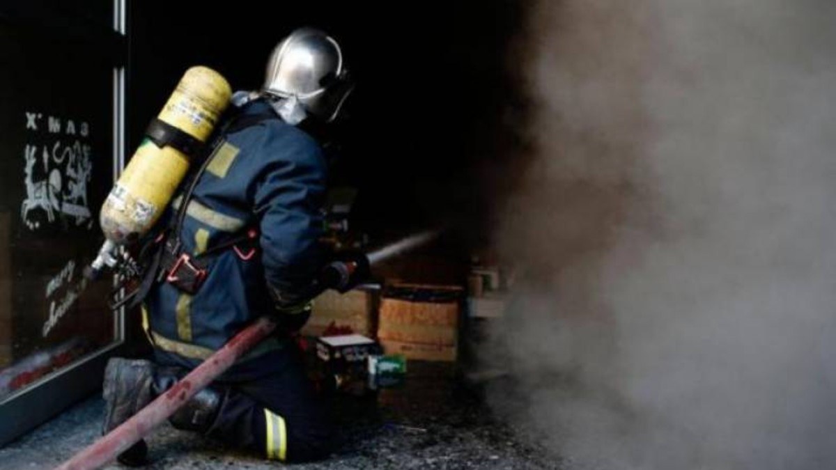 Νεκρός άνδρας από φωτιά σε μονοκατοικία στη Λάρισα