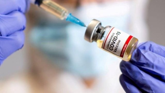 Μπιλ Σέξπιρ: Πέθανε ο πρώτος άνδρας που εμβολιάστηκε κατά του κορωνοϊού!