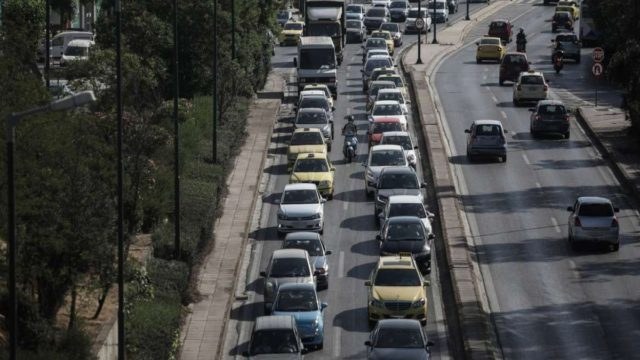 Κίνηση: Καθυστερήσεις σε Εθνική και Αττική Οδό – Προβλήματα στη Μεσογείων & χαμός στην Ποσειδώνος λόγω έργων
