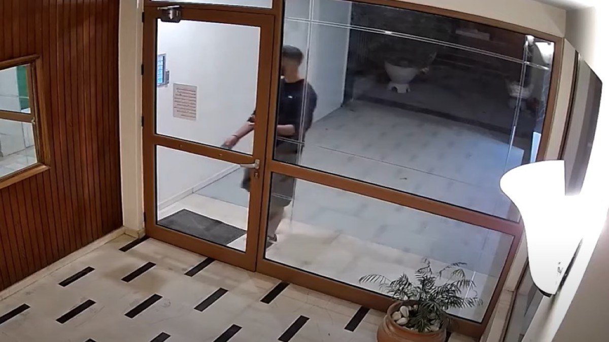 Νέα Σμύρνη: «Αυτοϊκανοποιήθηκε μπροστά μου!» – 5η γυναίκα αναγνώρισε τον 22χρονο νεαρό