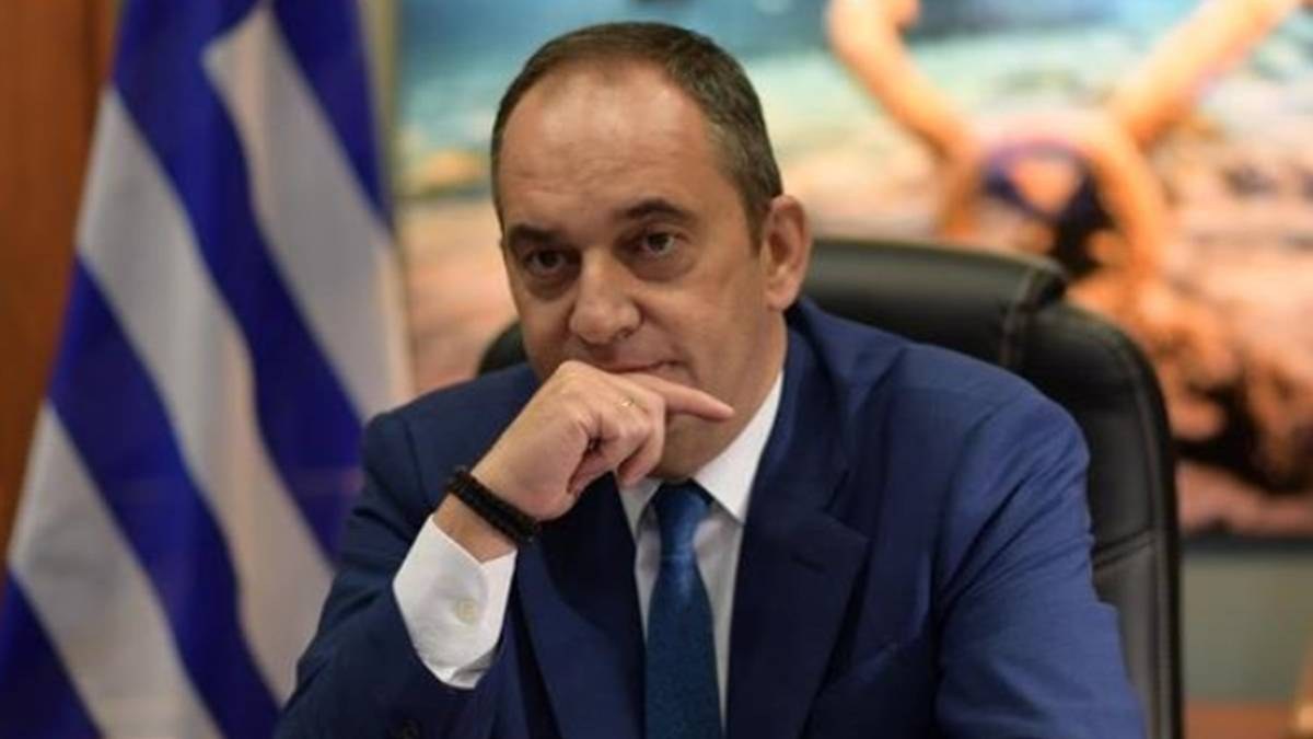 Συντετριμμένος ο Γιάννης Πλακιωτάκης: Συνεργάτης του ο αστυνομικός που έπεσε από τον 5ο όροφο στη Κυψέλη!