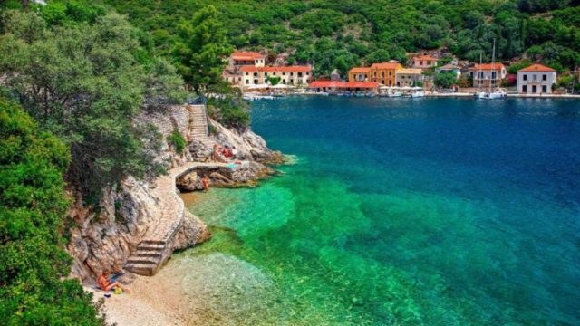 9+1 υπέροχοι παραθαλάσσιοι προορισμοί για καλοκαιρινές διακοπές