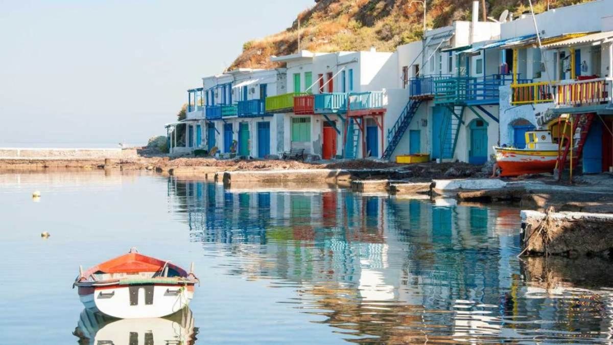 Μήλος: 5 λόγοι για να επισκεφτείτε το εντυπωσιακό νησί των Κυκλάδων