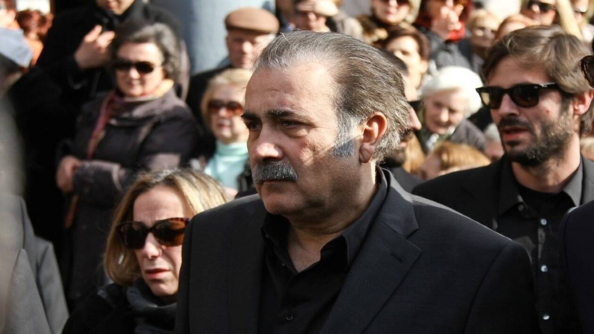 Ανατριχιαστική ειρωνεία για τον Λάκη Λαζόπουλο: Η μητέρα και η γυναίκα του «έφυγαν» στο ίδιο δωμάτιο νοσοκομείου!