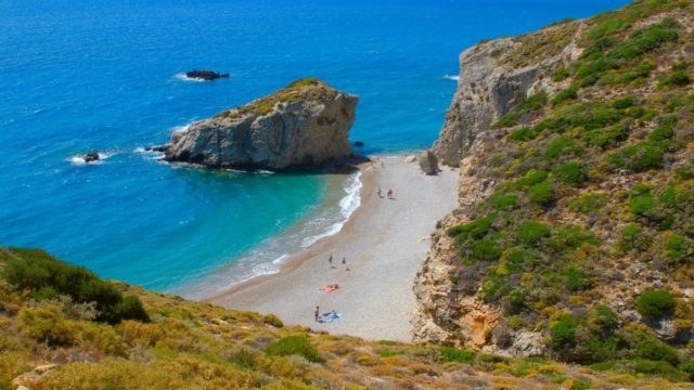 Κύθηρα: Το νησί που σε γοητεύει με την πρώτη επαφή