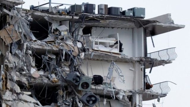 Στους 22 ο απολογισμός των νεκρών από την κατάρρευση κτιρίου στο Μαϊάμι – Ανάμεσά τους μια 7χρονη