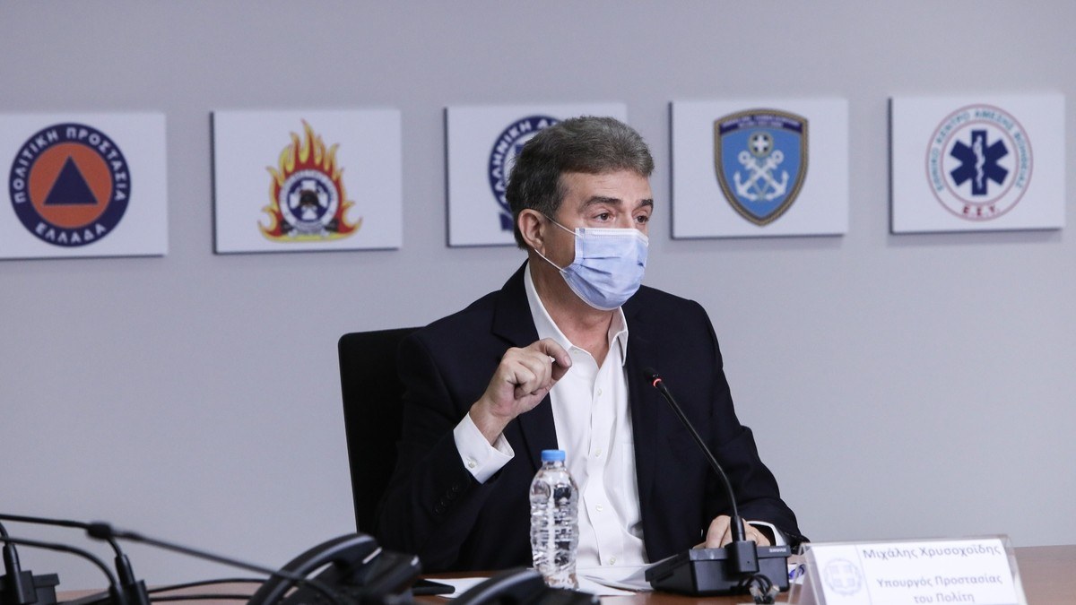 Μιχάλης Χρυσοχοΐδης για φωτιές: Τα εναέρια μέσα έχουν πετάξει ήδη διπλάσιες ώρες