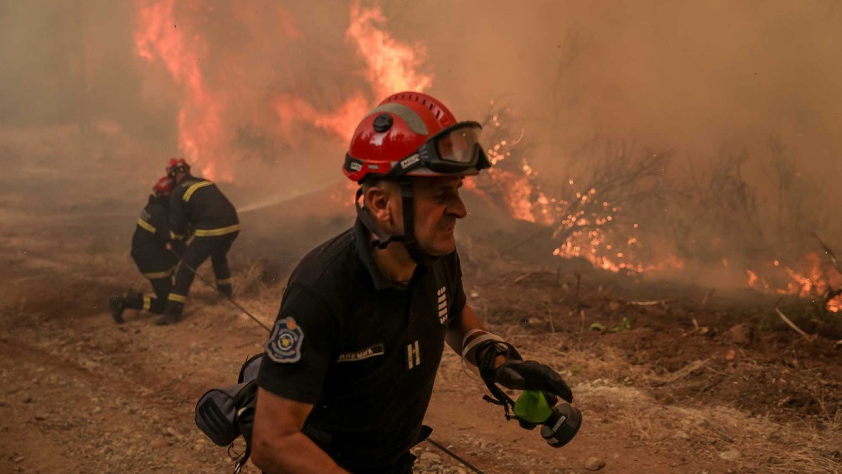 Φωτιά στην Εύβοια: Μεγάλη αναζωπύρωση στην Αβγαριά – Αγωνία για Αιδηψό και Ιστιαία