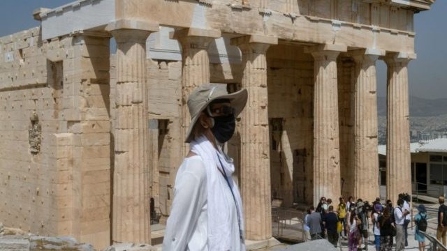 Με ωράριο… καύσωνα και οι αρχαιολογικοί χώροι