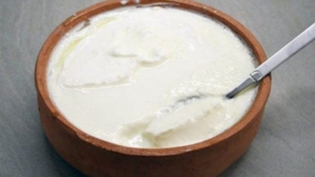 Μόλις δείτε τι μπορείτε να κάνετε με το ληγμένο γιαούρτι σίγουρα δε θα το ξαναπετάξετε