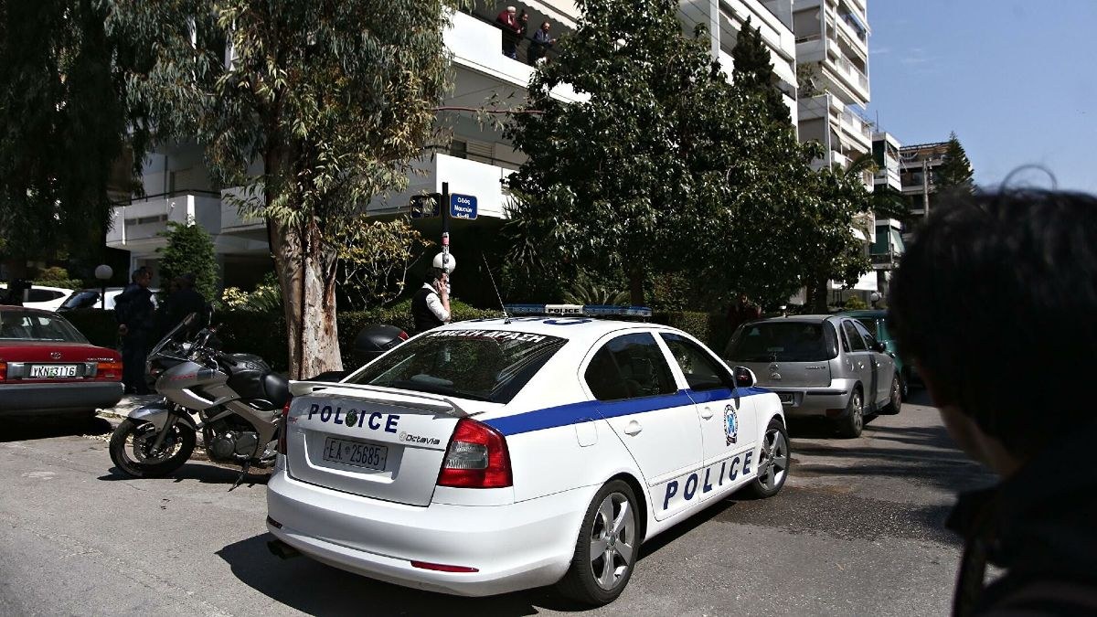 Γλυφάδα: «Είναι στημένο», λέει η μητέρα του μοντέλου που συνελήφθη για διακίνηση κοκαΐνης