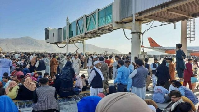 Καμπούλ: Αμερικανοί στρατιώτες σκότωσαν ενόπλους Ταλιμπάν που επιχείρησαν να πλησιάσουν την περίμετρο του αεροδρομίου