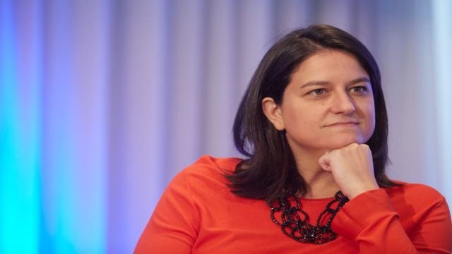 Προειδοποιεί η Κεραμέως: «Αδικαιολόγητη η απουσία μαθητών λόγω κρούσματος»
