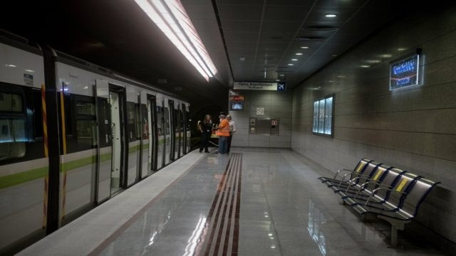 Άνοιξε ο σταθμός του μετρό «Μεταξουργείο» – Ακυρώθηκε η εκδήλωση με την μαριονέτα Αμάλ