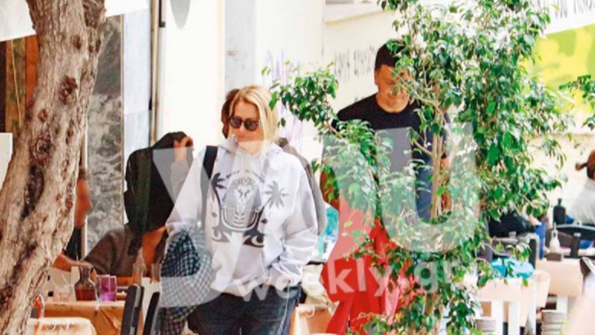 Ερωτευμένοι κάτω από την Ακρόπολη: Αποκλειστικές φωτογραφίες Τζένης Μπαλατσινού και Βασίλη Κικίλια
