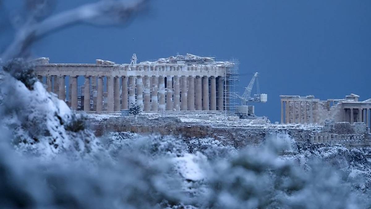 «Βαρύς» χειμώνας στην Ελλάδα: Έρχεται πολική δίνη στην χώρα – Χιόνια μέχρι και… στη θάλασσα