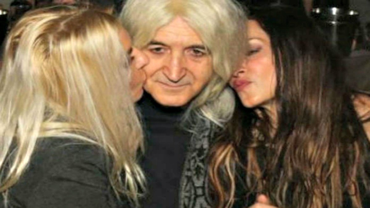 Σάλος με τις «βρωμιές» του Νίκου Καρβέλα – Αννίτα Πάνια και Άννα Βίσση τα έβγαλαν όλα στη φόρα (Video)