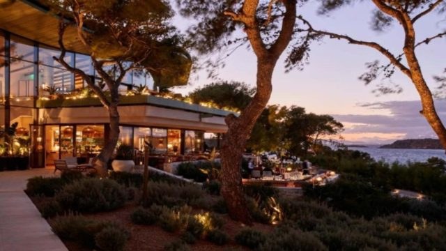 10+3: Τα καλύτερα εστιατόρια της Αθήνας για όλα τα γούστα