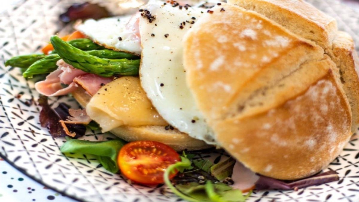 9+1: Τα καλύτερα μαγαζιά για brunch στον Πειραιά σας περιμένουν να τα γευτείτε!