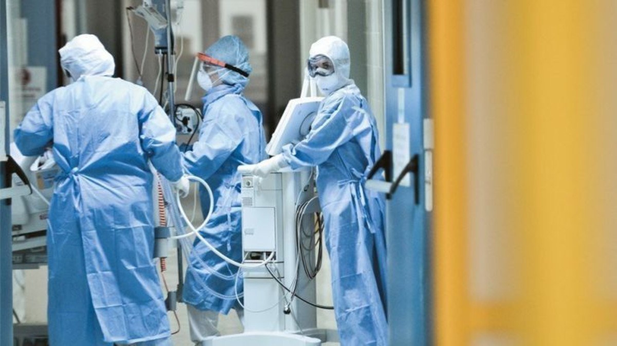 Κορωνοϊός: 5.449 νέα κρούσματα και 52 θάνατοι – Στους 430 οι διασωληνωμένοι