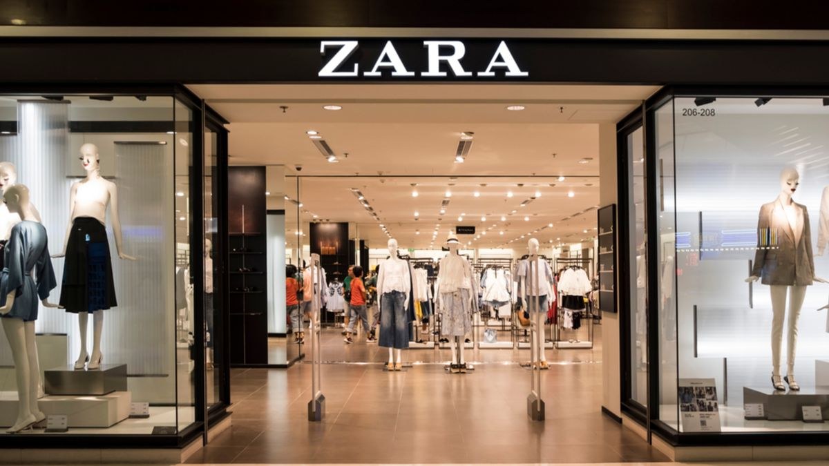 Το all day φόρεμα με 19,99 ευρώ από τα ZARA που θα απογειώσει το στυλ σας