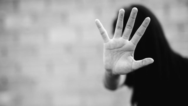 Σοκ στη Λακωνία: Νέα γυναικοκτονία – 40χρονος έπνιξε τη γυναίκα του