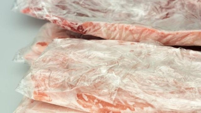Ο πιο εύκολος και γρήγορος τρόπος να ξεπαγώσεις κρέας και κιμά
