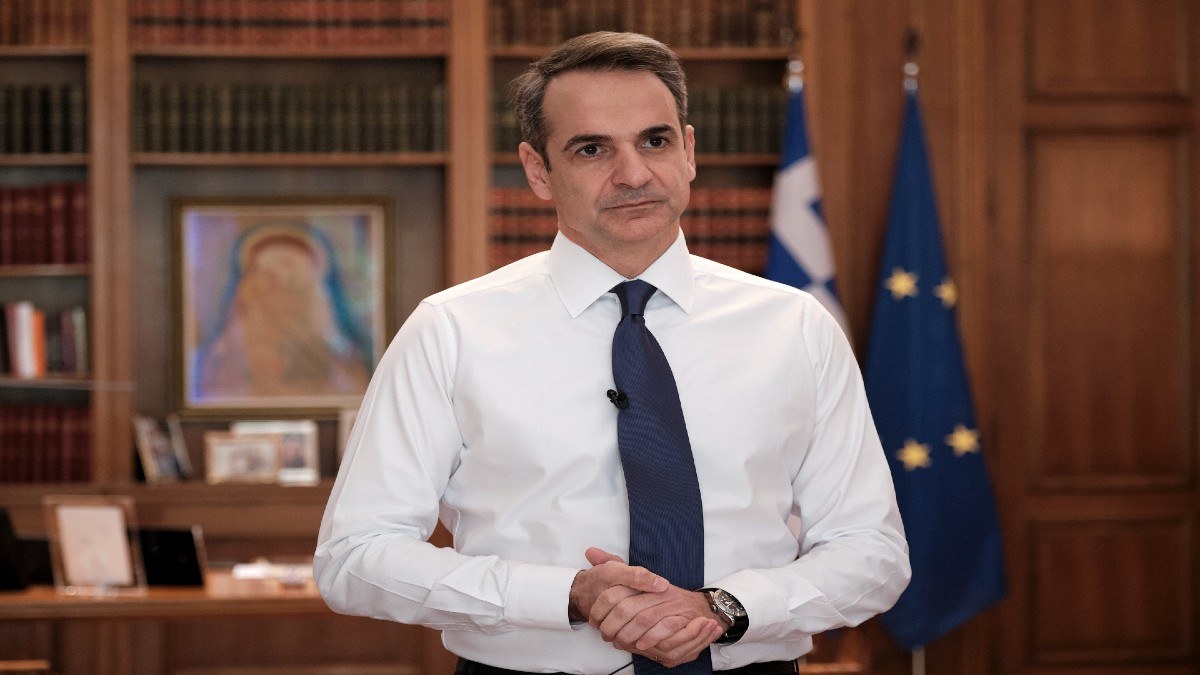 Κυριάκος Μητσοτάκης: “Η κυβέρνηση δίπλα στους Έλληνες και το 2022” – Όσα είπε για την απειλή της Όμικρον