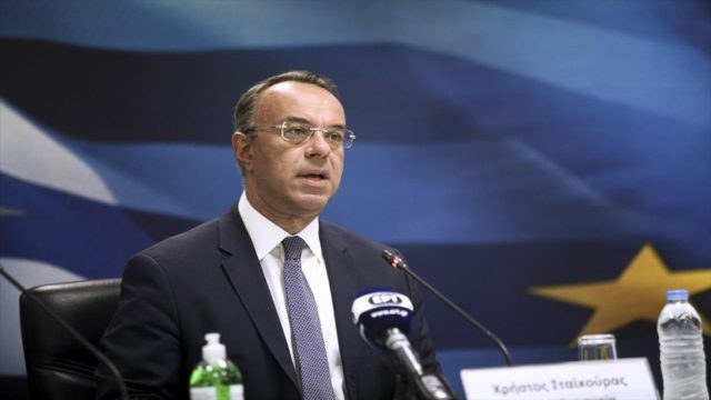 Σταϊκούρας – Ανακοίνωσε νέα μέτρα: Μετατίθεται η αποπληρωμή της επιστρεπτέας – Παρατείνεται ο μειωμένος ΦΠΑ