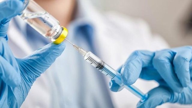 Τέταρτη δόση: Αρχίζουν οι εμβολιασμοί στην Ελλάδα – Πότε ανοίγει η πλατφόρμα
