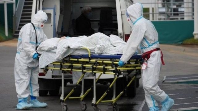 «Florona»: Συναγερμός με τον πρώτο θάνατο από την ταυτόχρονη μόλυνση γρίπης-κορωνοϊού