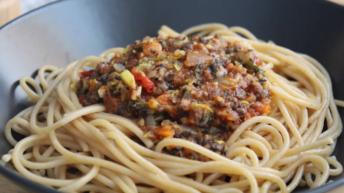 Απολαυστικά vegan μακαρόνια με κιμά μανιταριών… που θα σε κάνει να τα χάσεις