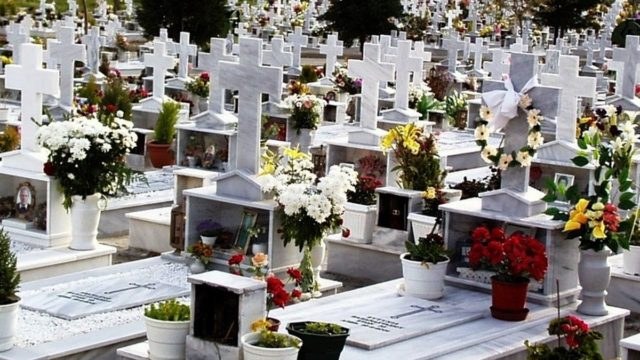 Απίστευτο: Άνοιξαν τάφους νεκρών από covid και έπαθαν σοκ! Γιατί οι σοροί είναι άθικτοι παρότι έχουν περάσει 6 χρόνια;