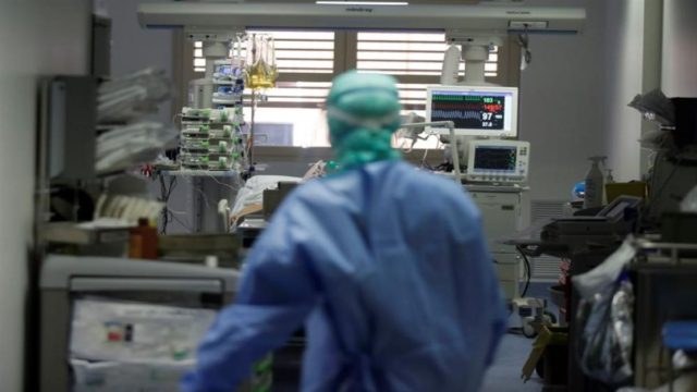 Ανατριχιάζει ο Νίκος Καπραβέλος: Ολονύχτιος αγώνας να σωθεί 16χρονη που διασωληνώθηκε – Έρχεται μεγαλύτερο «τσουνάμι»