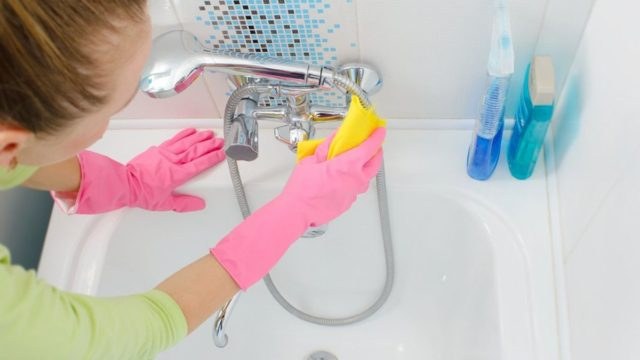 Για μπανιέρα που αστράφτει βάλτε αυτό το υλικό και δεν θα πιστεύετε στα μάτια σας