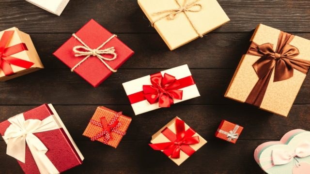 Ποιοι γιορτάζουν σήμερα, Δευτέρα 7 Φεβρουαρίου, σύμφωνα με το εορτολόγιο;