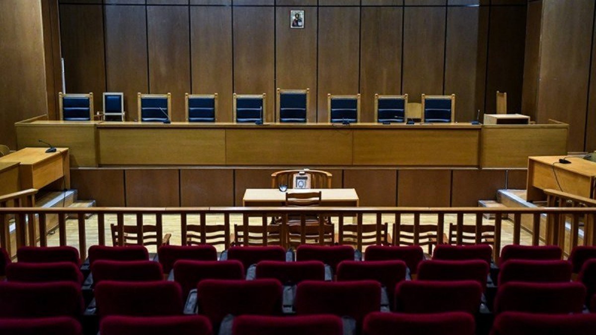 Μάνη: Καταδικάστηκε 37χρονος που έκαψε ζωντανό τον πατριό του – Η ποινή που του επιβλήθηκε