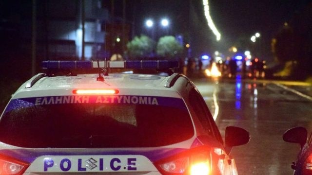 Τρόμος στο Νέο Ηράκλειο: Μυστήριο με επίθεση που δέχθηκε καθηγήτρια – Άνοιξε την πόρτα και της έβαλε πανί στο πρόσωπο (video)